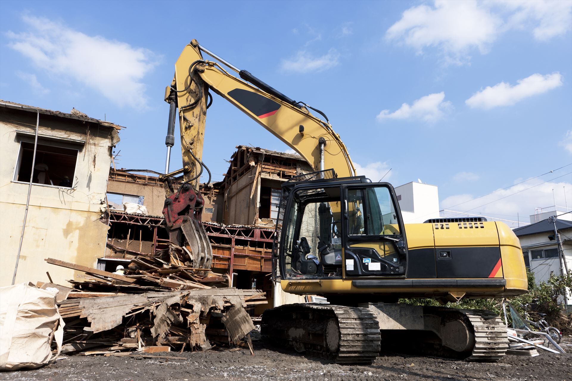 家屋の解体工事現場_R